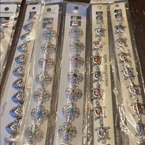 Lot of 6 costume bracelets.